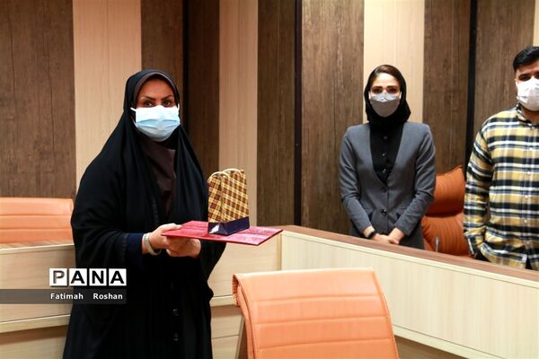 تقدیر از کارکنان  ورزشکار آموزش و پرورش امیدیه