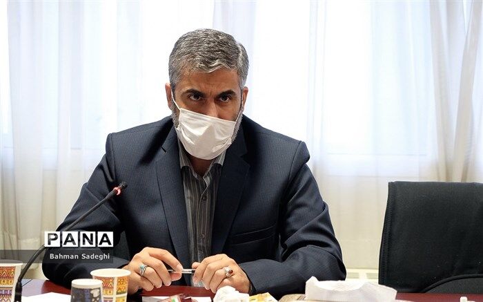 تاریخی: مدارس با حداقل تعداد دانش‌آموز بازگشایی شود