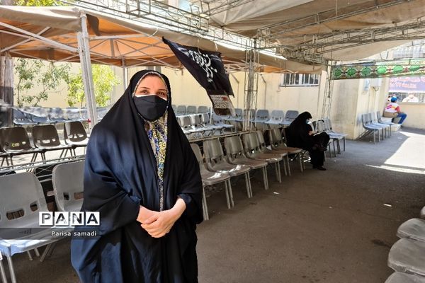 تزریق دوز دوم واکسن کرونا به فرهنگیان منطقه ۱۳ تهران