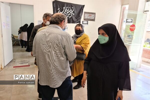 تزریق دوز دوم واکسن کرونا به فرهنگیان منطقه ۱۳ تهران