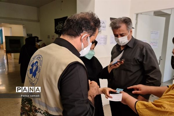 تزریق دوز دوم واکسن کرونا به فرهنگیان منطقه ۱۳ تهران