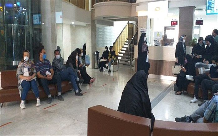 توصیه‌های کرونایی؛ هنگام حضور در مطب پزشکان از ۲ ماسک استفاده کنید