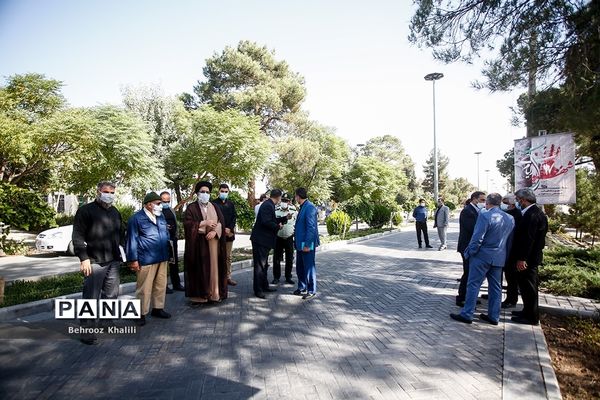 مراسم گلباران مزار شهدای هفدهم شهریور