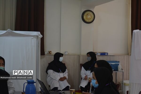 آغاز مرحله دوم  واکسیناسیون  فرهنگیان در اردوگاه مدافعین حرم ناحیه یک آموزش و پرورش مشهد