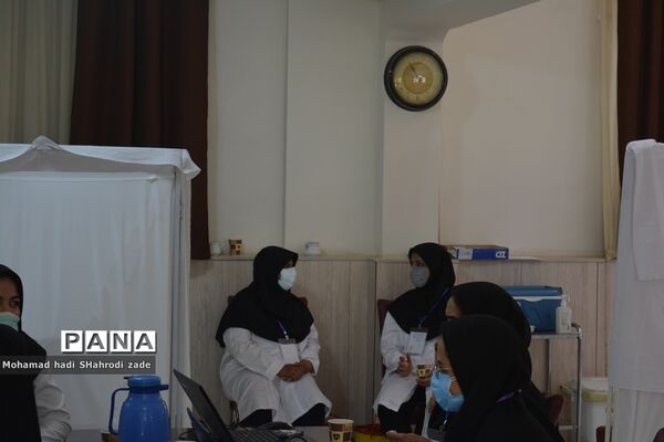 آغاز مرحله دوم  واکسیناسیون  فرهنگیان در اردوگاه مدافعین حرم ناحیه یک آموزش و پرورش مشهد