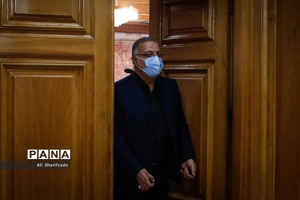 حضور شهردار تهران در جلسه شورای شهر