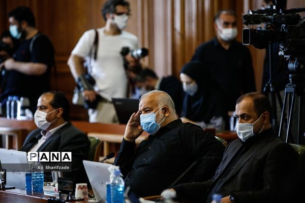 حضور شهردار تهران در جلسه شورای شهر