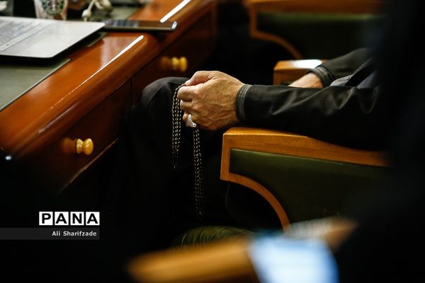 حضور شهردار تهران در جلسه شورای شهر