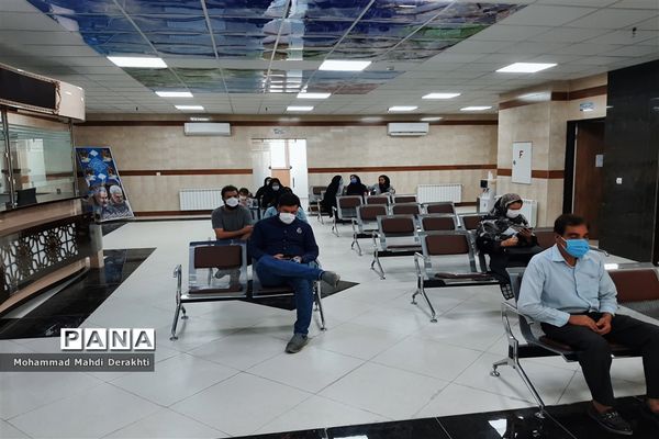 آغاز دوز دوم واکسیناسیون فرهنگیان در آموزش و پرورش ناحیه دو بهارستان