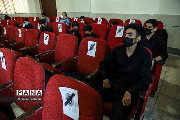 تجلیل از برگزیدگان کشوری مسابقات فرهنگی-هنری منطقه 17 تهران