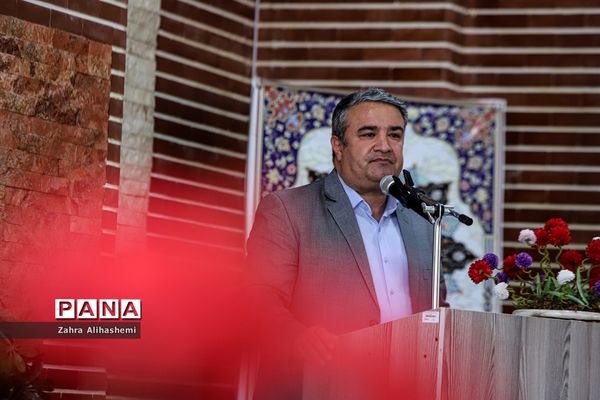 تجلیل از برگزیدگان کشوری مسابقات فرهنگی-هنری منطقه 17 تهران