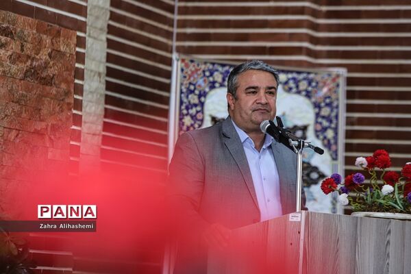 تجلیل از برگزیدگان کشوری مسابقات فرهنگی-هنری منطقه 17 تهران