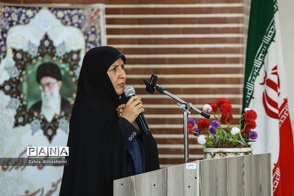 تجلیل از برگزیدگان کشوری مسابقات فرهنگی-هنری منطقه 17 تهران