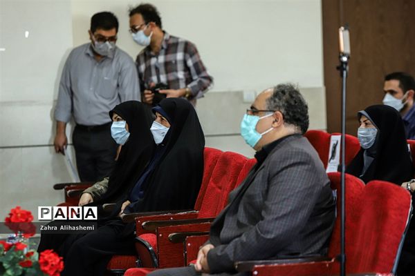 تجلیل از برگزیدگان کشوری مسابقات فرهنگی-هنری منطقه 17 تهران