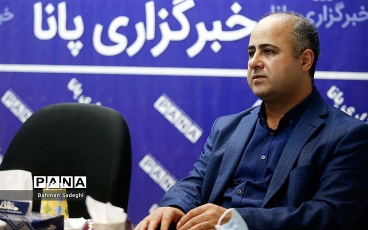 در راستای مسئولیت اجتماعی ، دانش‌آموزان را به صورت رایگان با مسایل حقوقی آشنا می‌کنیم