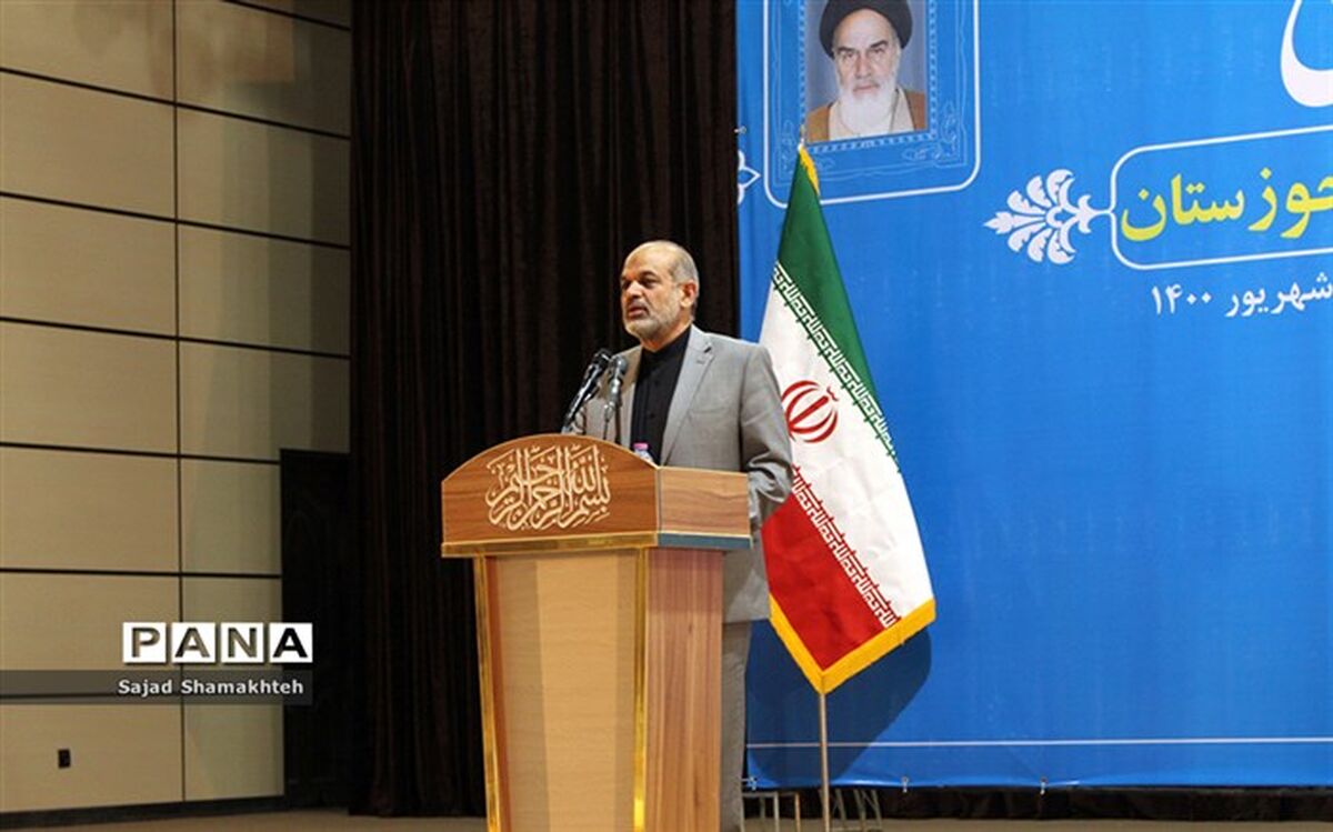 همه شرکت‌ها و صنایع باید نقش خود را در توسعه استان مشخص کنند