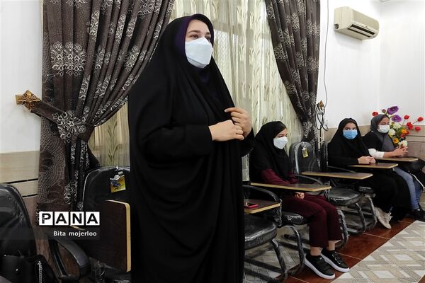 تقدیر از دانش آموزان گلوگاهی برگزیده جشنواره تابستان شاد