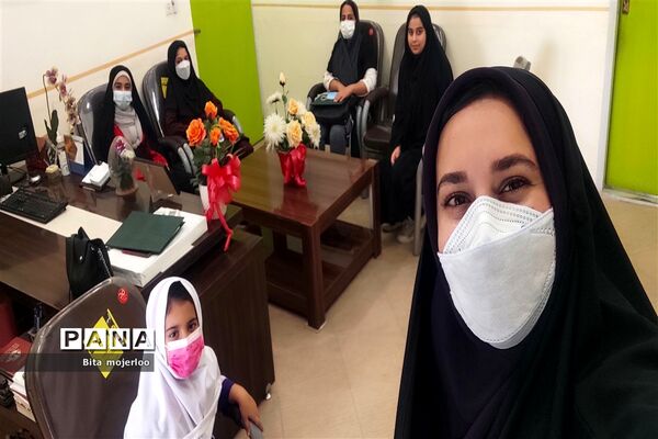 تقدیر از دانش آموزان گلوگاهی برگزیده جشنواره تابستان شاد