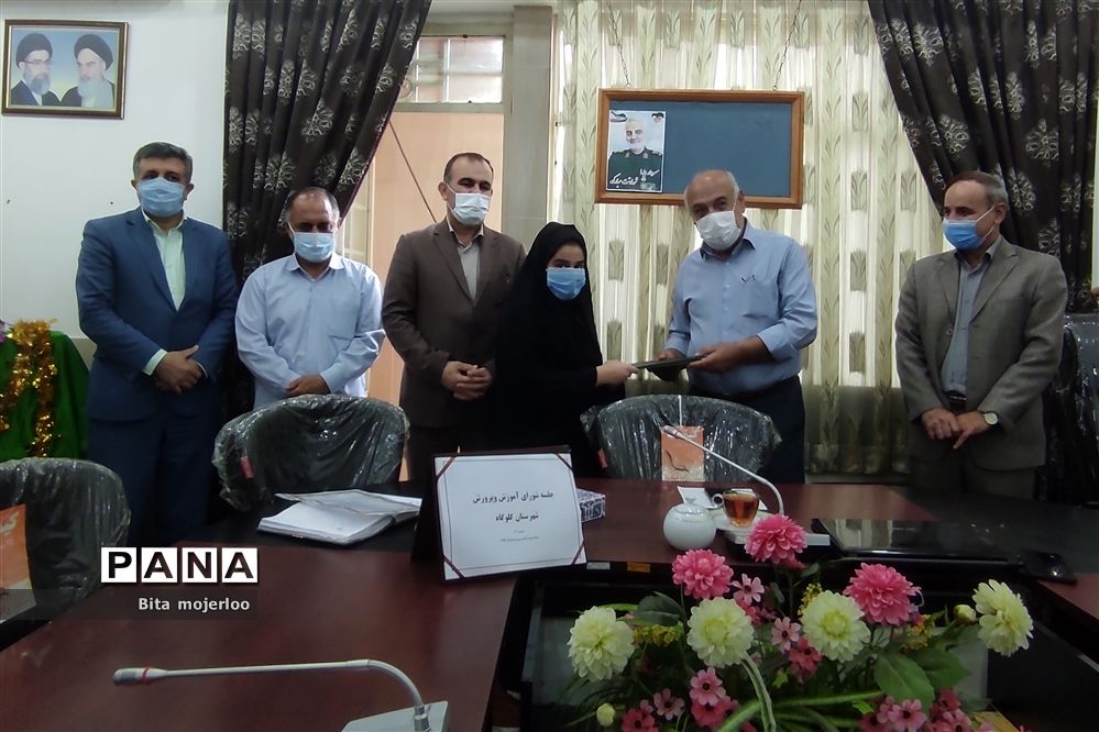 تقدیر از دانش آموزان گلوگاهی برگزیده جشنواره تابستان شاد