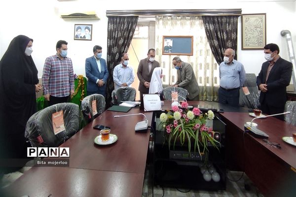 تقدیر از دانش آموزان گلوگاهی برگزیده جشنواره تابستان شاد