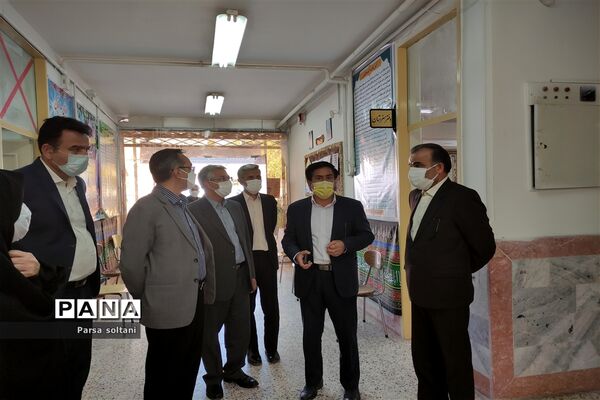 بازدید معاون آموزش متوسطه اداره کل آموزش و پرورش خراسان از مدارس کاشمر