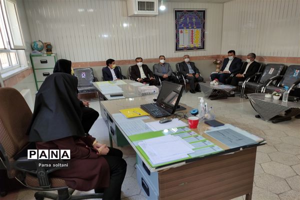 بازدید معاون آموزش متوسطه اداره کل آموزش و پرورش خراسان از مدارس کاشمر