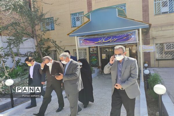 بازدید معاون آموزش متوسطه اداره کل آموزش و پرورش خراسان از مدارس کاشمر