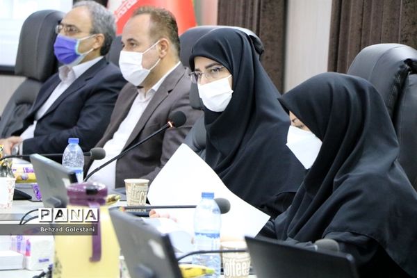 نشست صمیمی معاون وزیر آموزش و پرورش با مدیران مدارس آذربایجان غربی در شبکه شاد