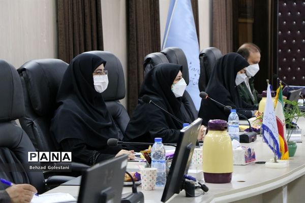 نشست صمیمی معاون وزیر آموزش و پرورش با مدیران مدارس آذربایجان غربی در شبکه شاد