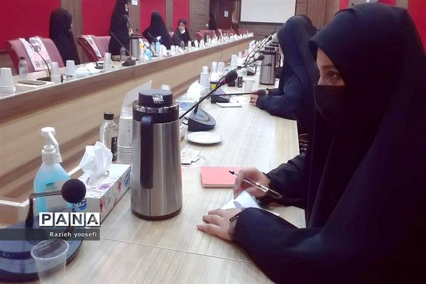 مسابقه مناظره دانش‌آموزی یاوران ولایت ویژه‌ فرماندهان واحد بسیج دانش‌آموزی استان تهران