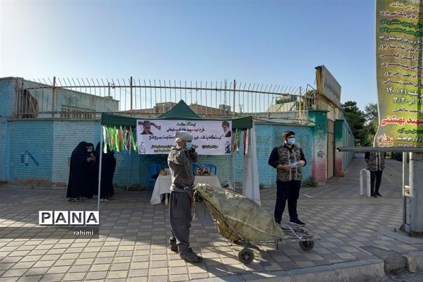 ایستگاه همیار سلامت گروه جهادی شهید علمدار با هدف کمک به کنترل بیماری کرونا