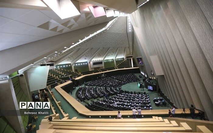 مجلس با واردات خودرو خارجی موافقت کرد