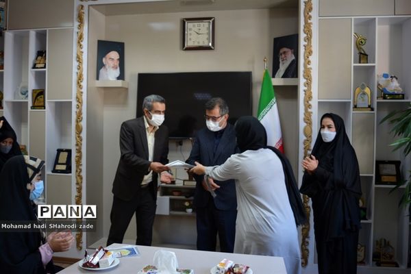 تجلیل از منتخبین رتبه برتر استانی در جشنواره نوجوان سالم و طرح یارگیری در ناحیه یک مشهد