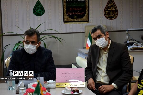 تجلیل از منتخبین رتبه برتر استانی در جشنواره نوجوان سالم و طرح یارگیری در ناحیه یک مشهد
