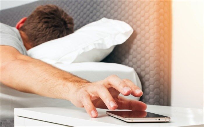 به محض بیدار شدن این 7 کار را نکنید!
