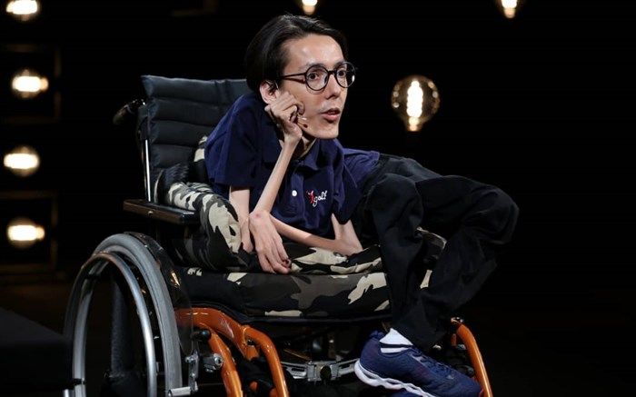 کودک معلولی که برای فرار از تنهایی یکی از ۱۰جوان تاثیرگذار دنیا شد