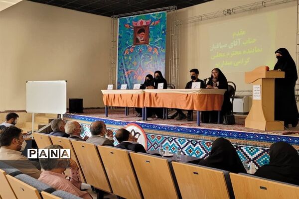 نشست نمایندگان مجلس دانش آموزی ابرکوه با نماینده مجلس