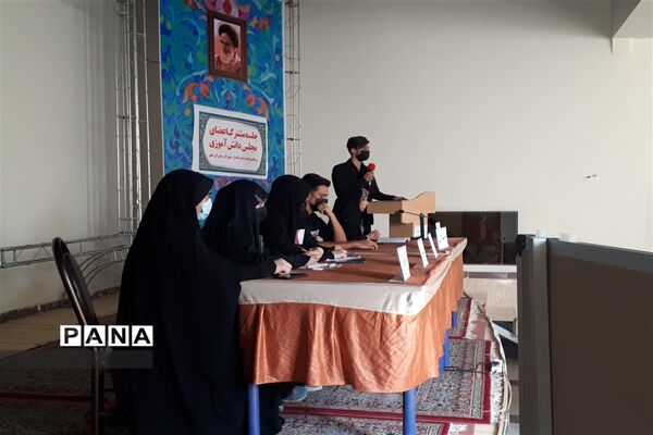 نشست نمایندگان مجلس دانش آموزی ابرکوه با نماینده مجلس