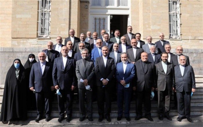 سیاست خارجی دولت سیزدهم با شعار سیاست خارجی متوازن، پویا و هوشمند برنامه خود را ارائه داده است