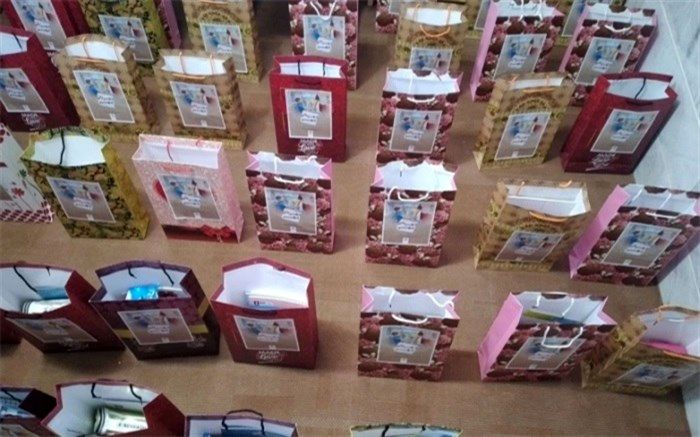 بسته‌های نوشت افزار ایرانی به ۱۳۰ دانش‌آموز نیازمند بهاباد اهدا شد