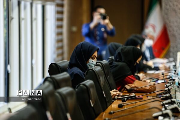 نشست خبری پیرامون مسائل شبکه آموزشی شاد