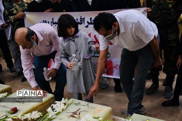 مراسم عطر افشانی و غبارروبی شهدای خوشنام