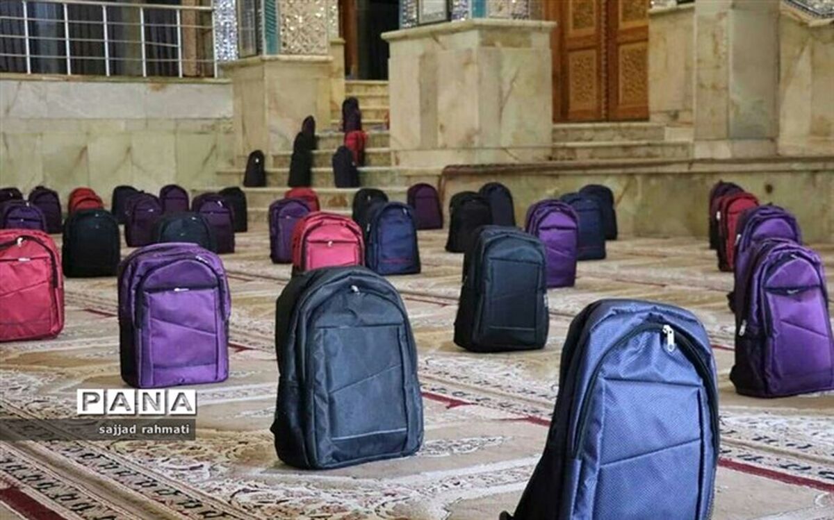 اهدای 250 بسته لوازم التحریر به دانش‌آموزان نیازمند شهرضا