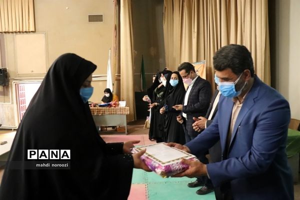 تجلیل از دانش‌آموزان برتر کانون‌های فرهنگی تربیتی، دارالقرآن‌ها، سازمان دانش آموزی  و خبرنگاران خبرگزاری پانا شهرستان شهرضا