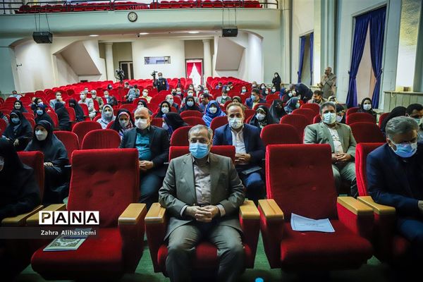 آیین تجلیل از معلمان و عوامل مدرسه تلویزیونی ایران