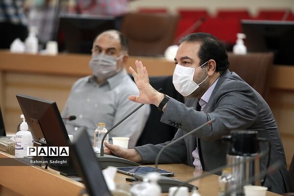 جلسه قرارگاه عملیاتی ستاد مبارزه با کرونا