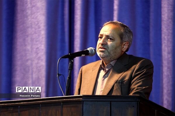 آیین تجلیل از معلمان و عوامل مدرسه تلویزیونی ایران