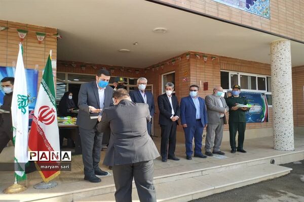 برگزاری مراسم نمادین برافراشته شدن پرچم جمهوری اسلامی ایران در شاهین شهر