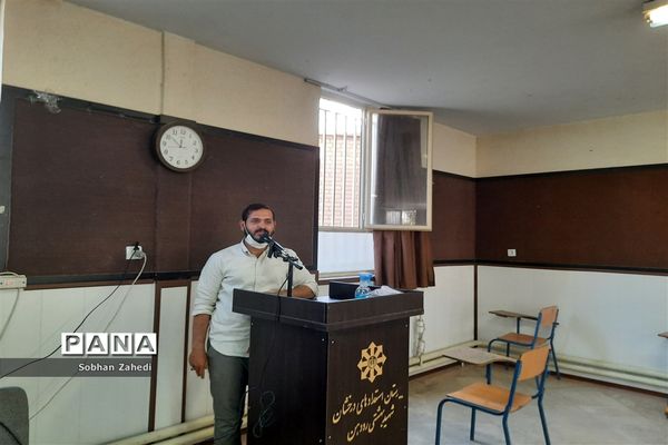 تقدیر از دانش‌آموزان مدرسه شهید بهشتی رودهن