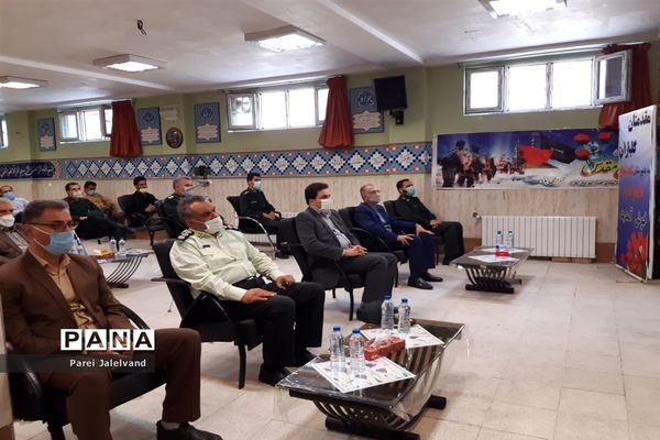 نواختن زنگ ایثار و شهادت  را مدرسه شهدای اقتدار ملارد